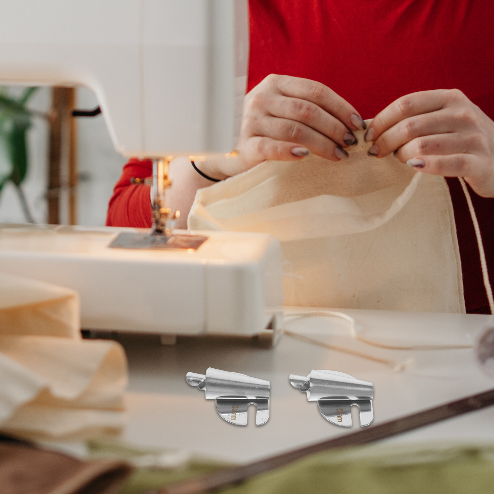 Sewing Roll - 4個入りステンレス製ミシン用ヘマーフット、巻き縫いプレッサーフット、簡単取り付け、初心者向けクイックフィット